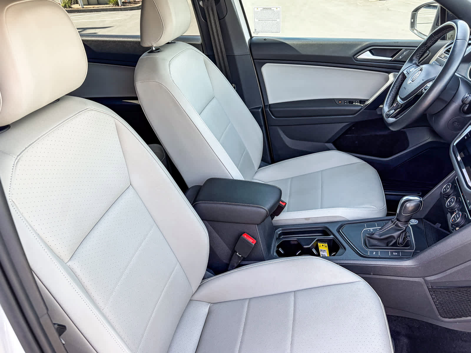 Used 2021 Volkswagen Tiguan SE R-Line image 30