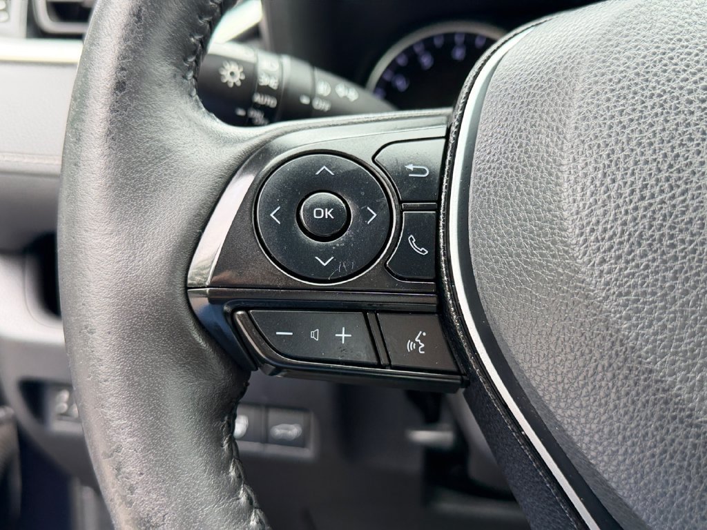 Used 2021 Toyota RAV4 XLE w/ Convenience Package AWD/4WD image 21