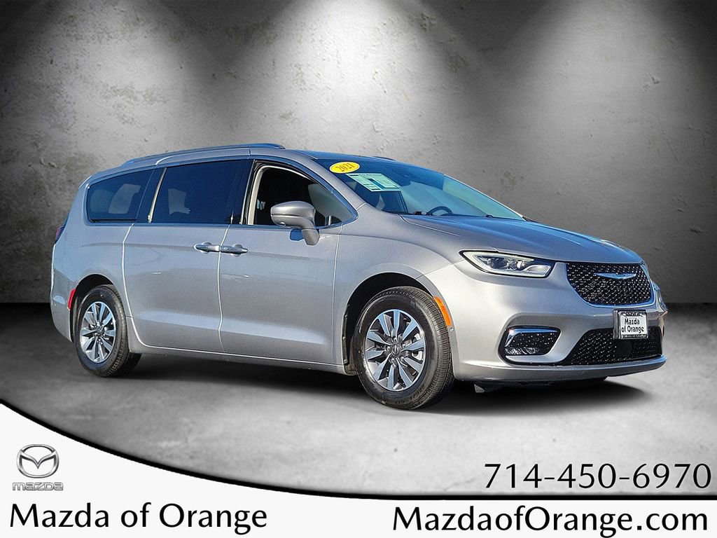 Used 2021 Chrysler Pacifica Touring-L FWD image 1
