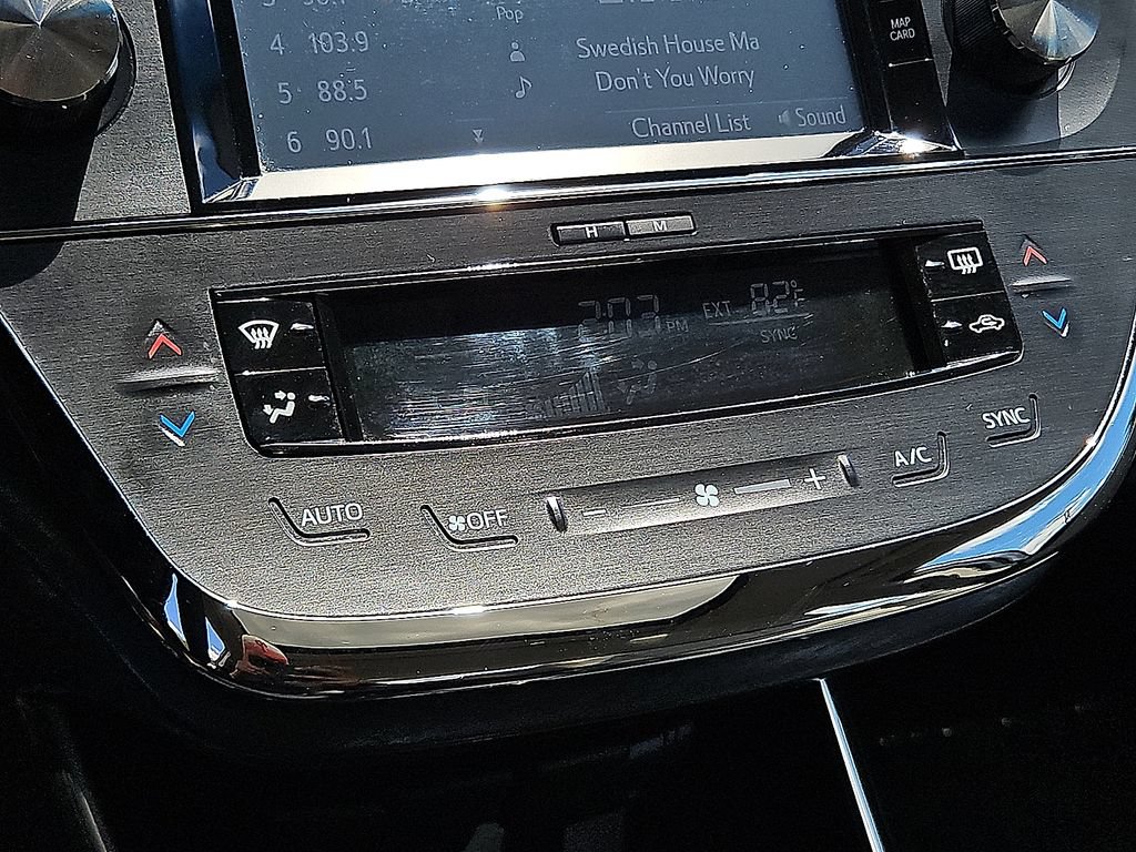 Used 2016 Toyota Avalon XLE Premium FWD image 14