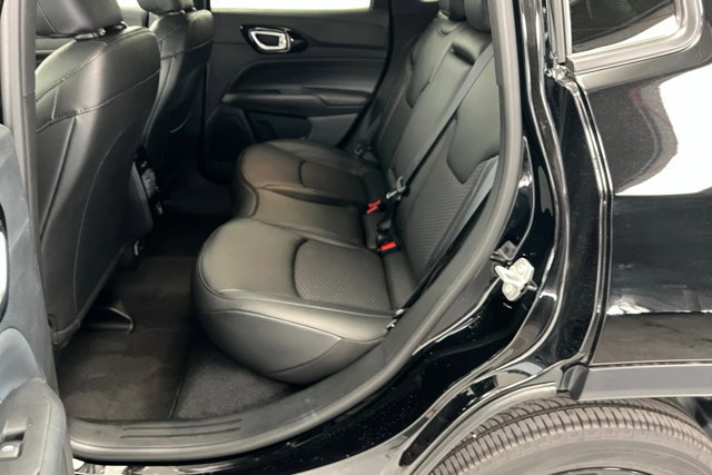 New 2026 Jeep Compass Latitude image 21