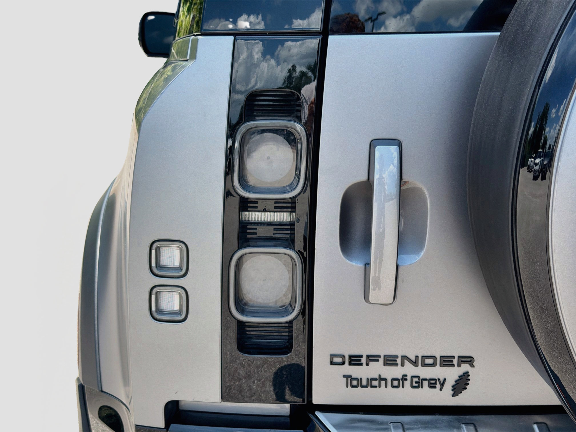 Used 2023 Land Rover Defender 110 X AWD/4WD image 10