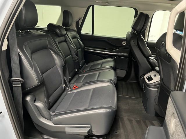 Used 2025 Lincoln Navigator L Reserve image 61