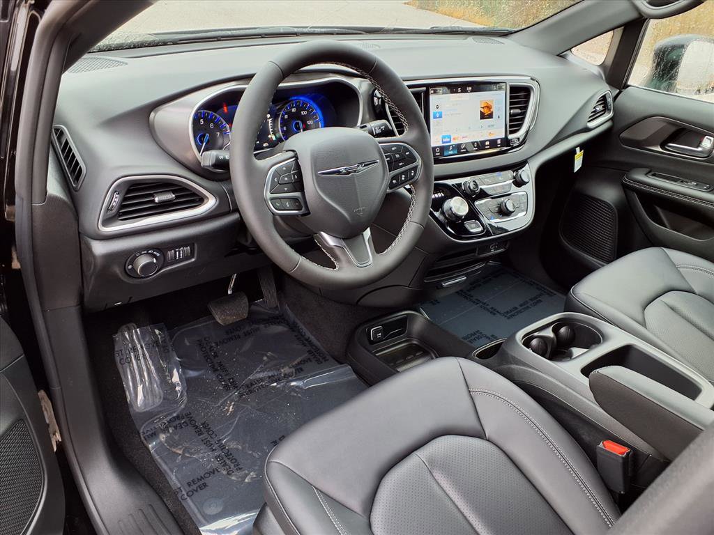 New 2026 Chrysler Voyager LX image 5