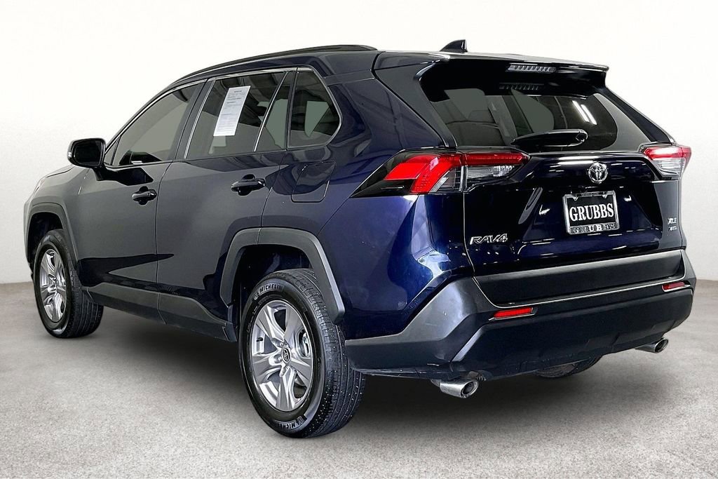 Used 2025 Toyota RAV4 XLE AWD/4WD image 17