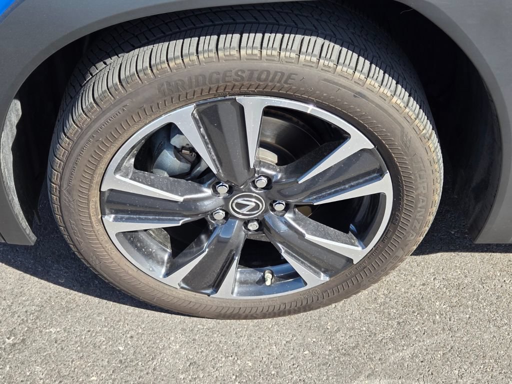 Used 2022 Lexus UX 200 w/ Accessory Package (Z1) FWD image 4