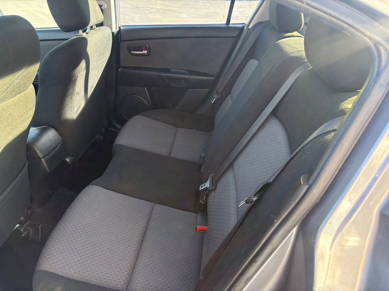 Used 2006 MAZDA MAZDA3 i Touring image 9