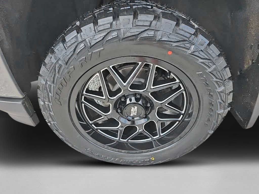 Used 2017 Chevrolet Silverado 1500 LTZ Z71 AWD/4WD image 11
