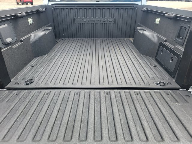 Used 2024 Toyota Tacoma Limited w/ Limited Package (LT) AWD/4WD image 26