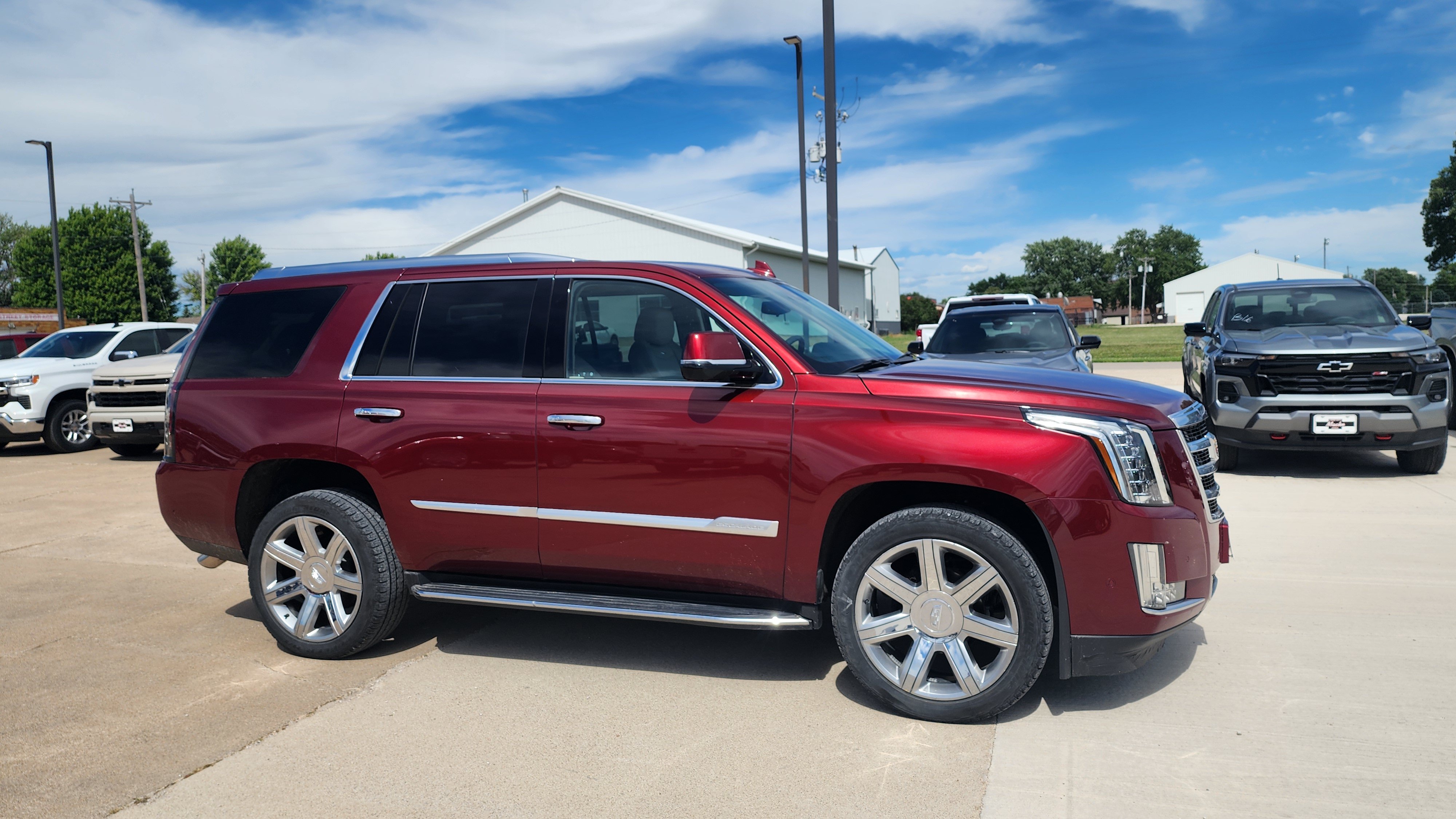 Used 2020 Cadillac Escalade Luxury AWD/4WD image 4