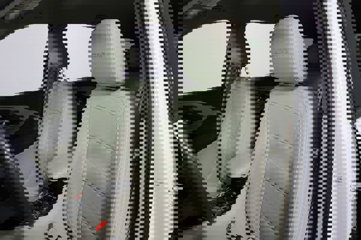 Used 2022 GMC Terrain Denali w/ Denali Premium Package image 34