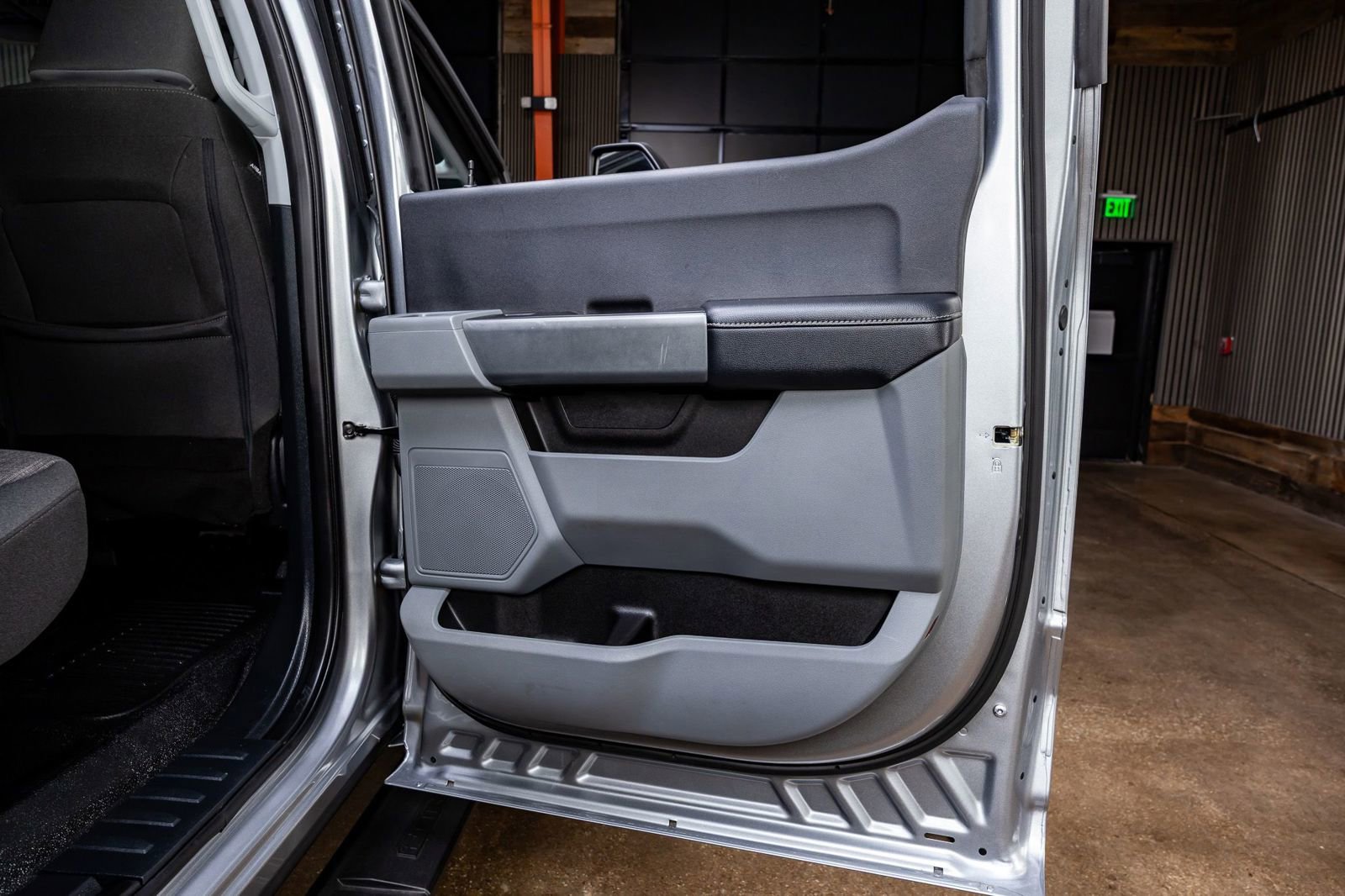 Used 2023 Ford F350 XLT w/ FX4 Off-Road Package image 38