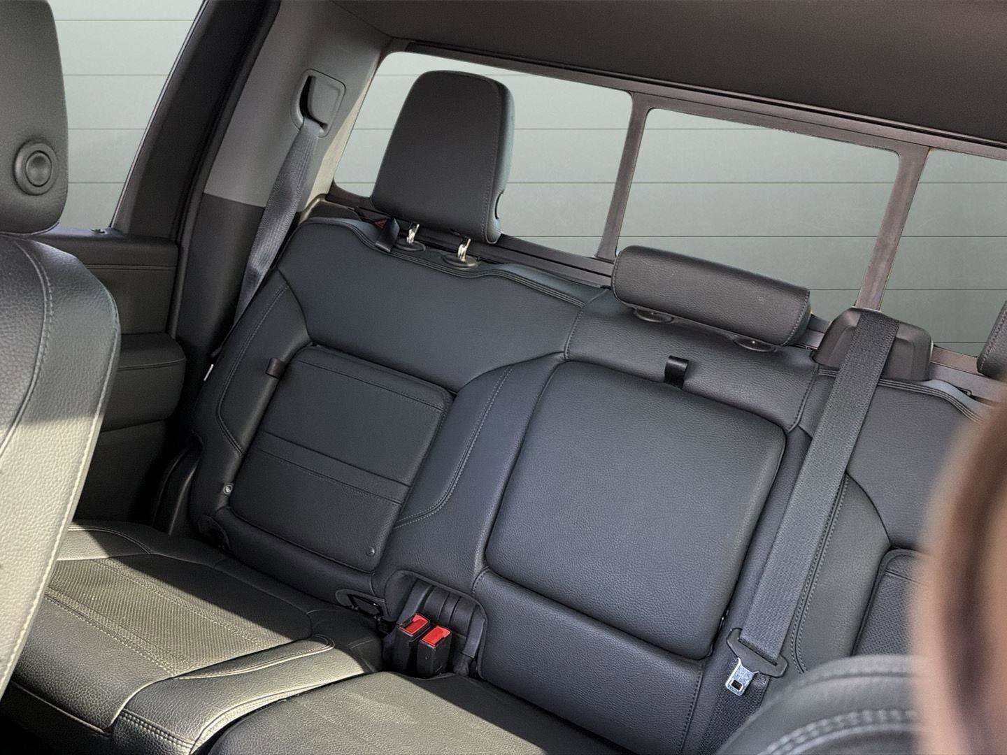 Used 2022 GMC Sierra 2500 Denali w/ Denali Black Diamond Edition image 19