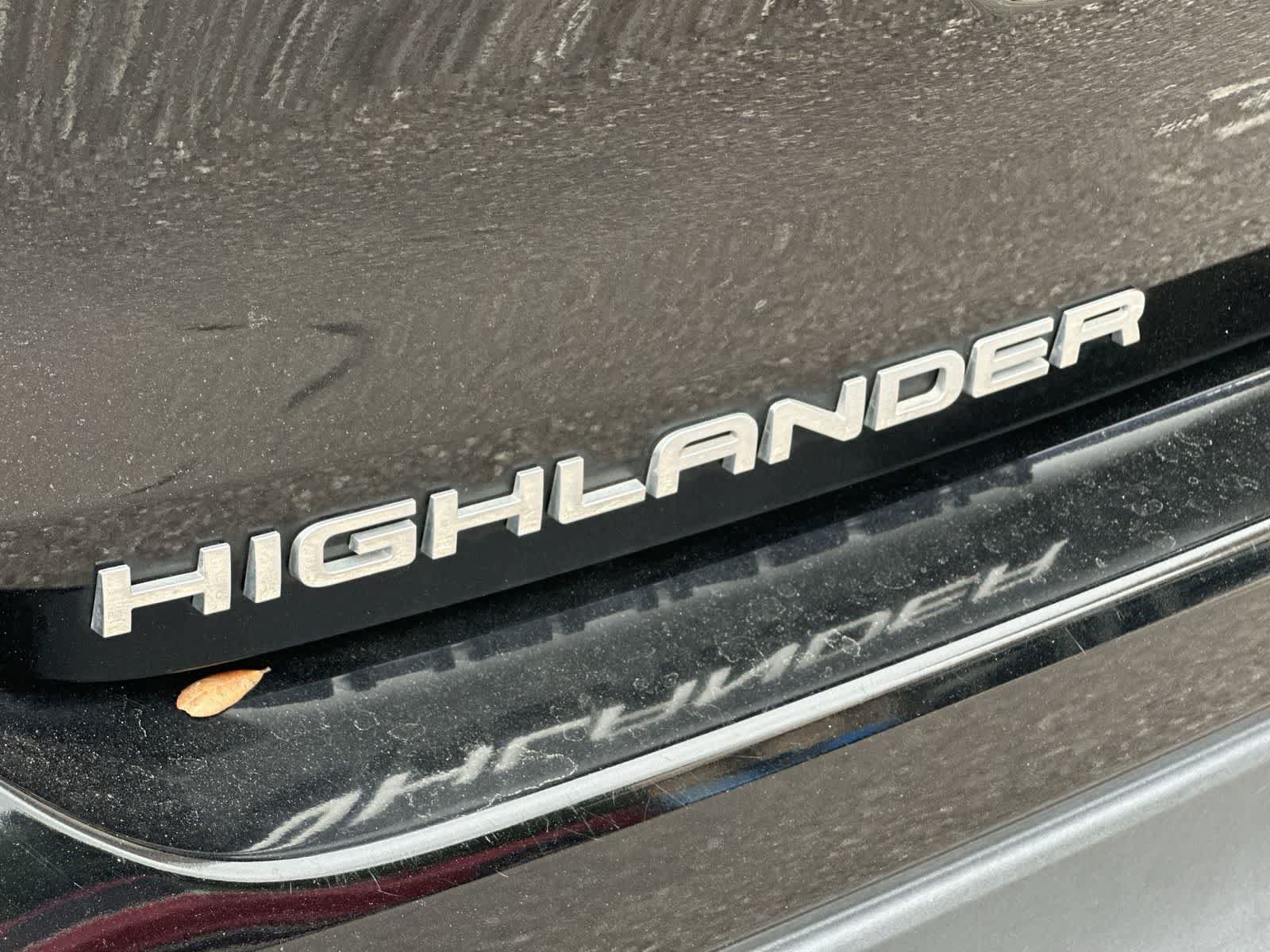 Used 2021 Toyota Highlander XSE FWD image 11