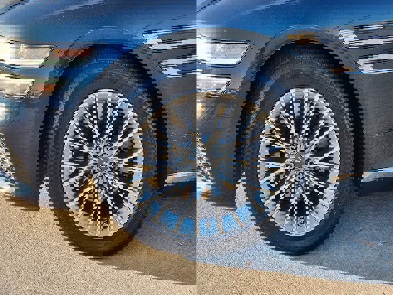 Used 2023 Genesis G80 2.5T image 11