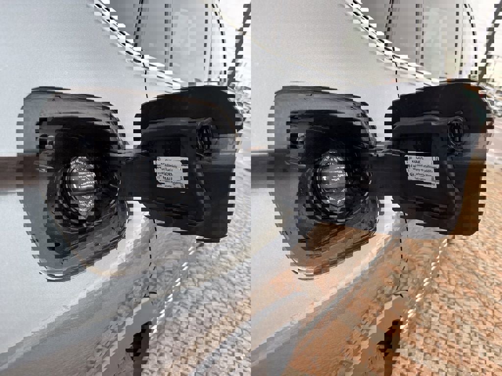 Used 2024 Volkswagen Tiguan SEL R-Line image 42