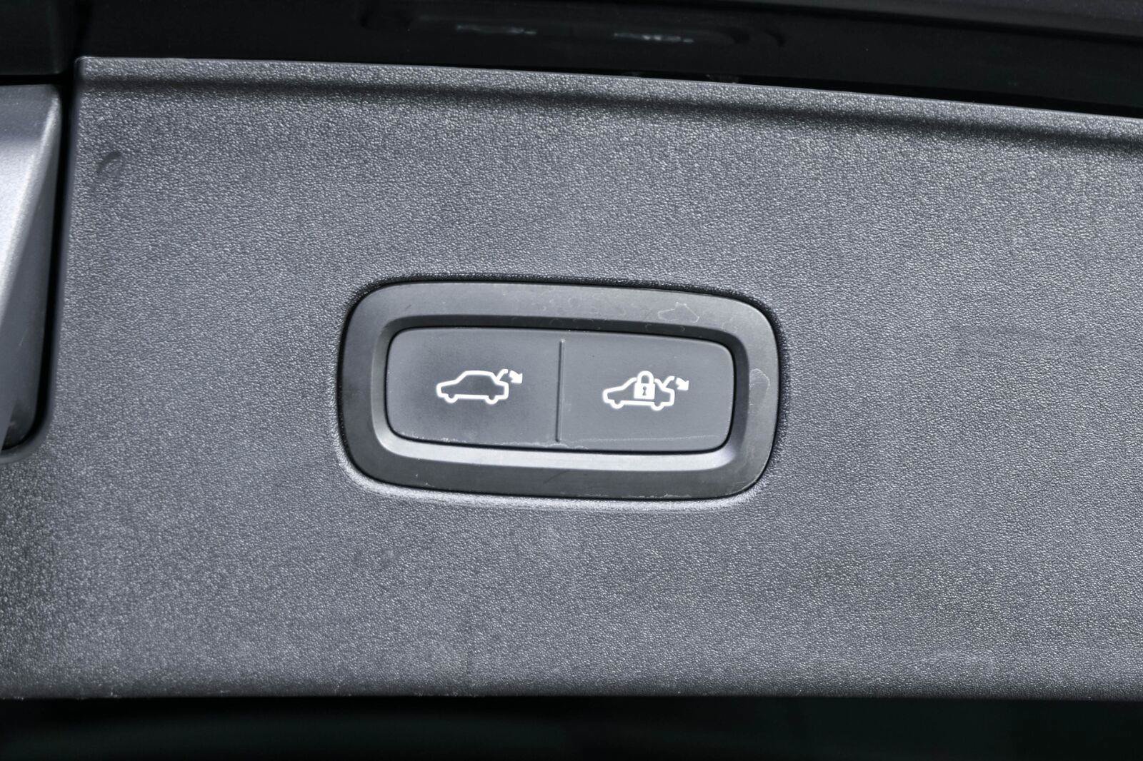 Certified 2025 Volvo EX90 Ultra AWD/4WD image 31