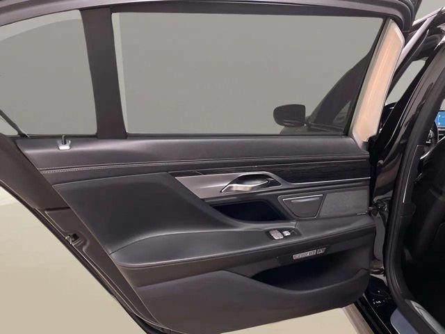 Used 2017 BMW 740i RWD image 64