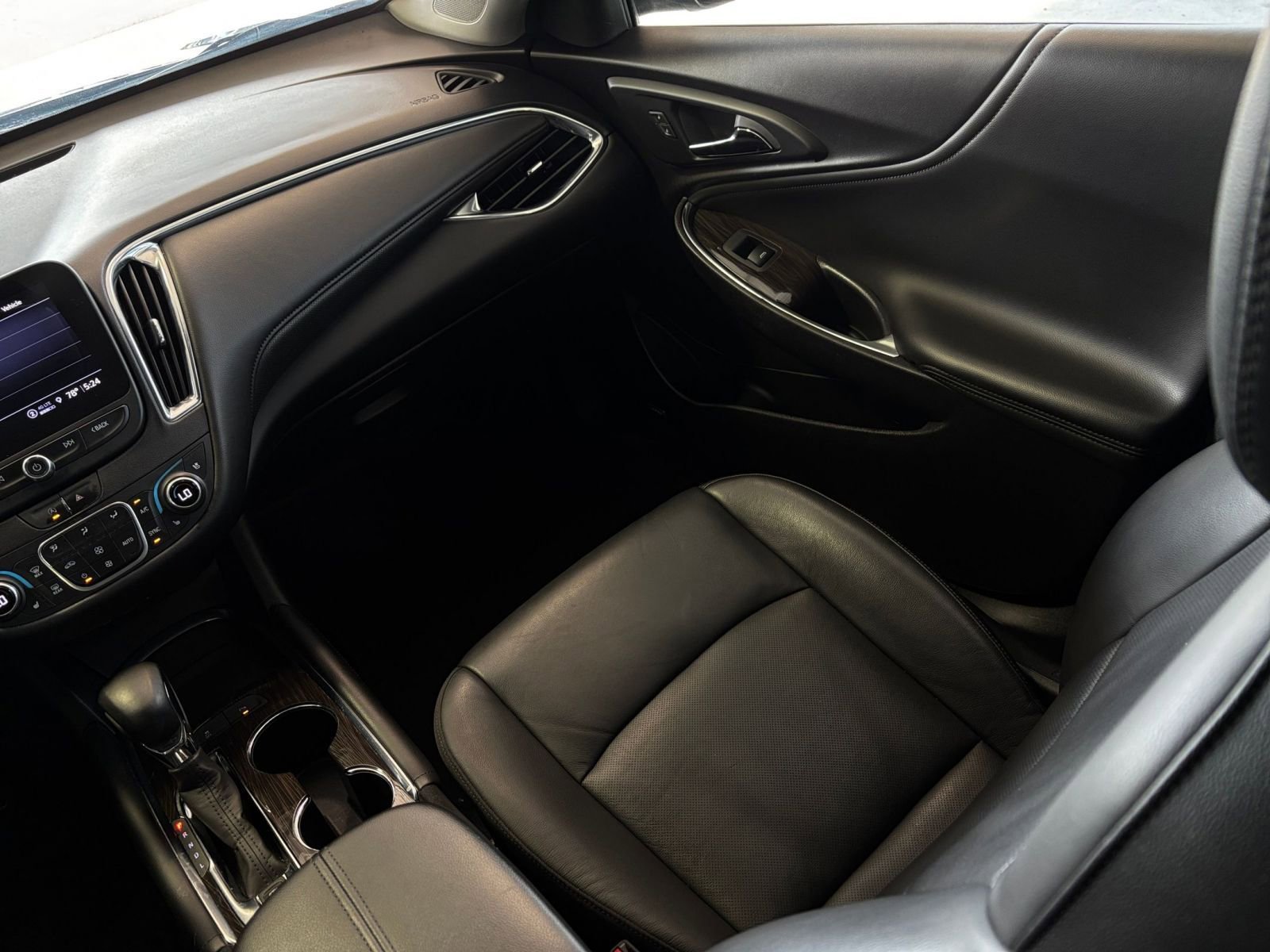 Used 2024 Chevrolet Malibu LT image 35