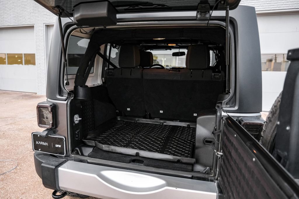 Used 2014 Jeep Wrangler Unlimited Sahara w/ Trailer Tow Group image 16