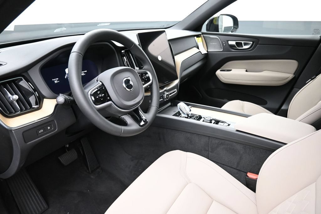 New 2026 Volvo XC60 T8 Plus w/ Protection Package Premier AWD/4WD image 17
