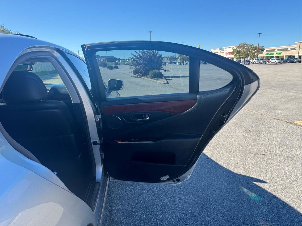 Used 2007 Lexus LS 460 RWD image 48