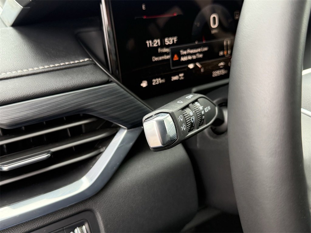 Used 2025 GMC Acadia Elevation image 22