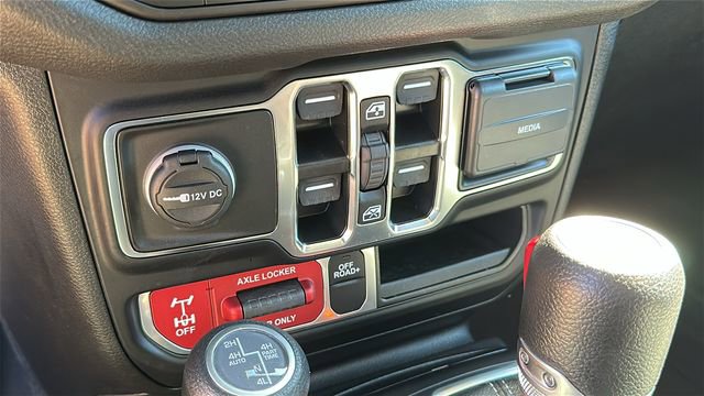 Used 2024 Jeep Wrangler Unlimited image 20