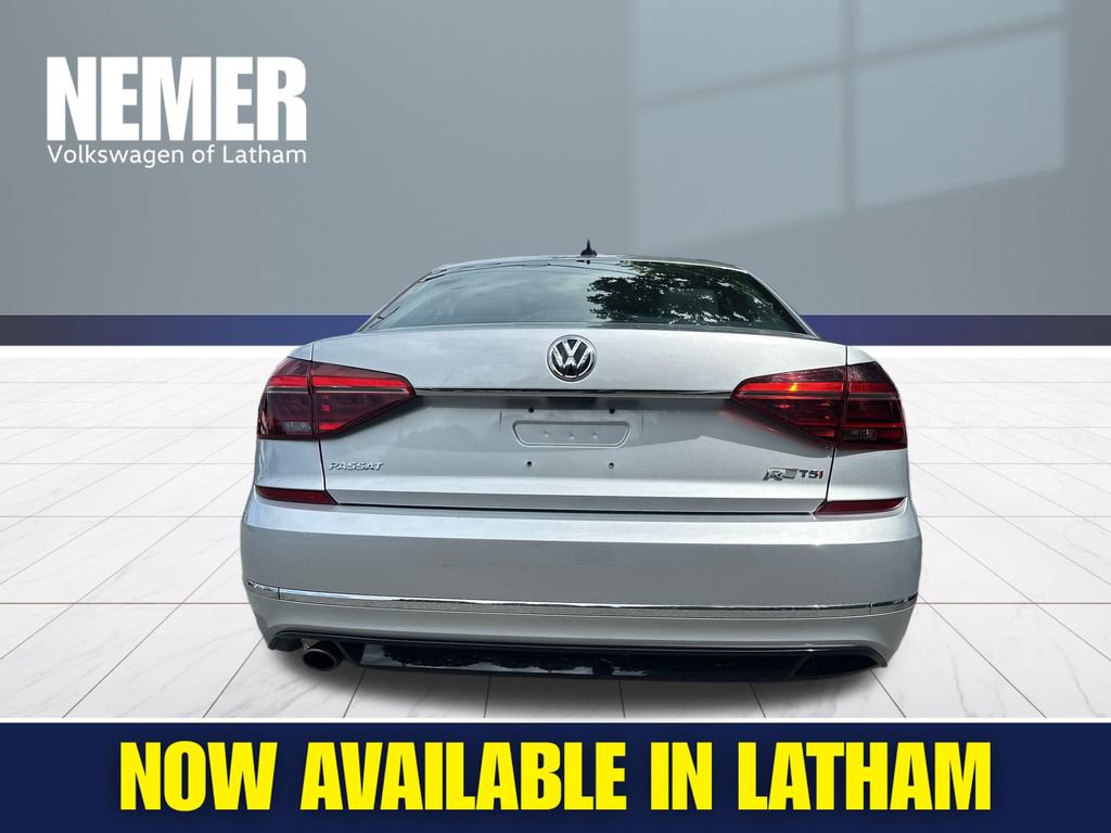Used 2017 Volkswagen Passat 1.8T R-Line w/ R-Line Lighting Package FWD image 3