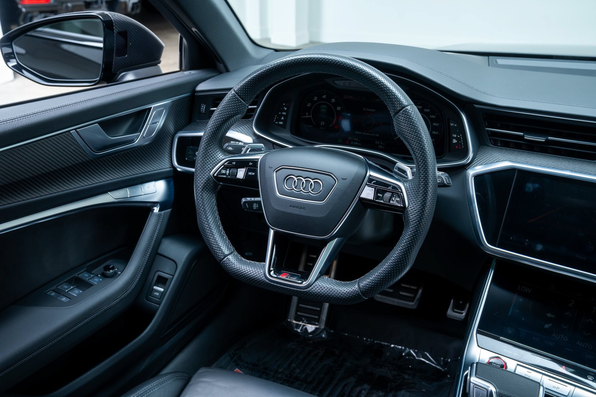 Used 2024 Audi RS 6 performance AWD/4WD image 10