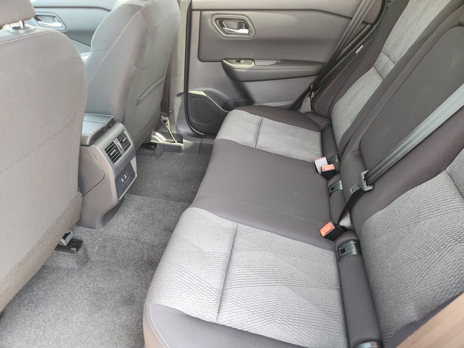 New 2026 Nissan Rogue SV FWD image 24