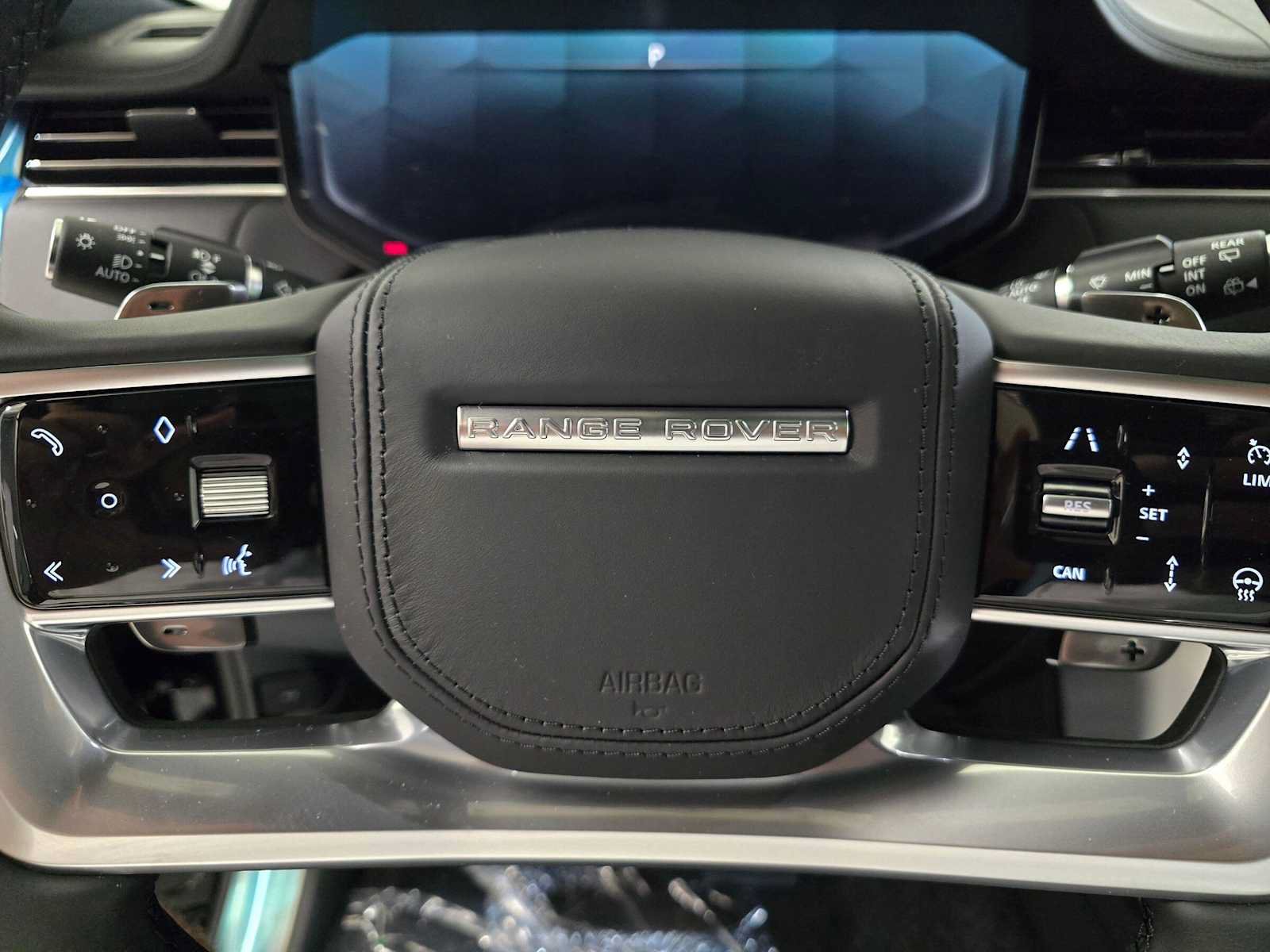 New 2026 Land Rover Range Rover Long Wheelbase SE AWD/4WD image 26