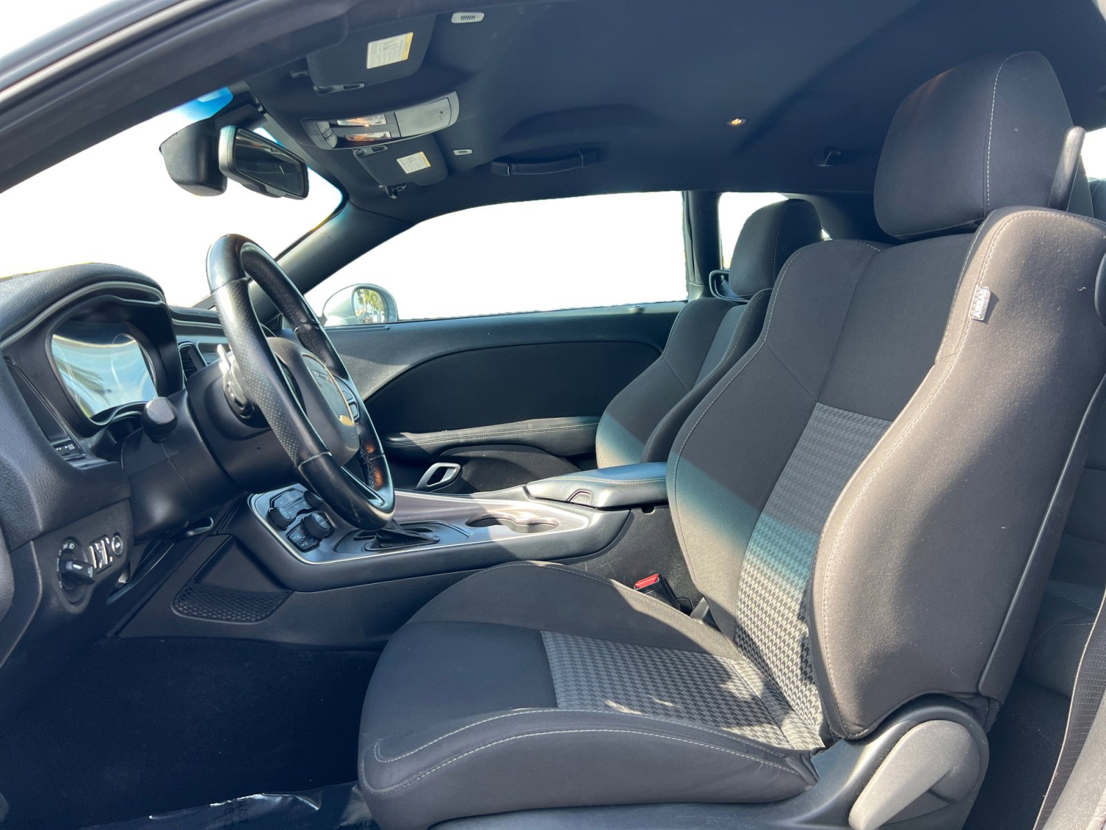 Used 2022 Dodge Challenger R/T image 9