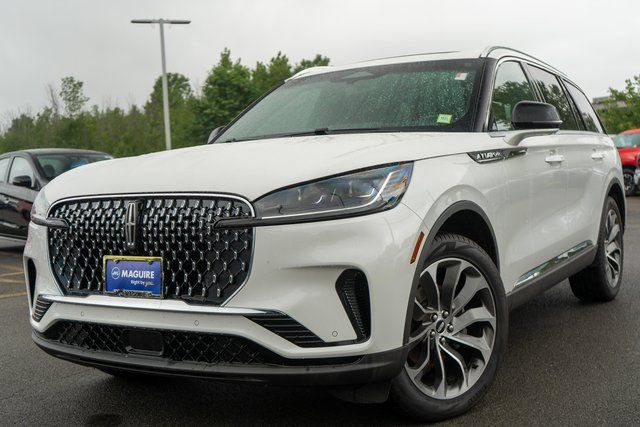 Used 2025 Lincoln Aviator Reserve w/ Illumination Package AWD/4WD image 1