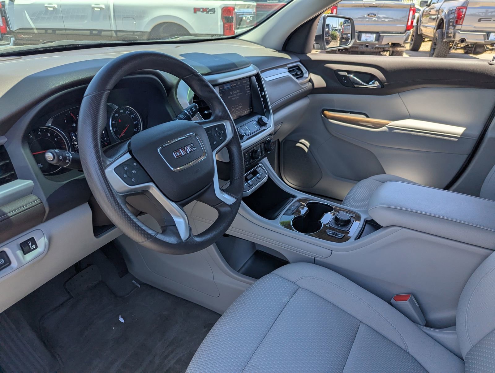 Used 2023 GMC Acadia SLE w/ Driver Convenience Package FWD image 16