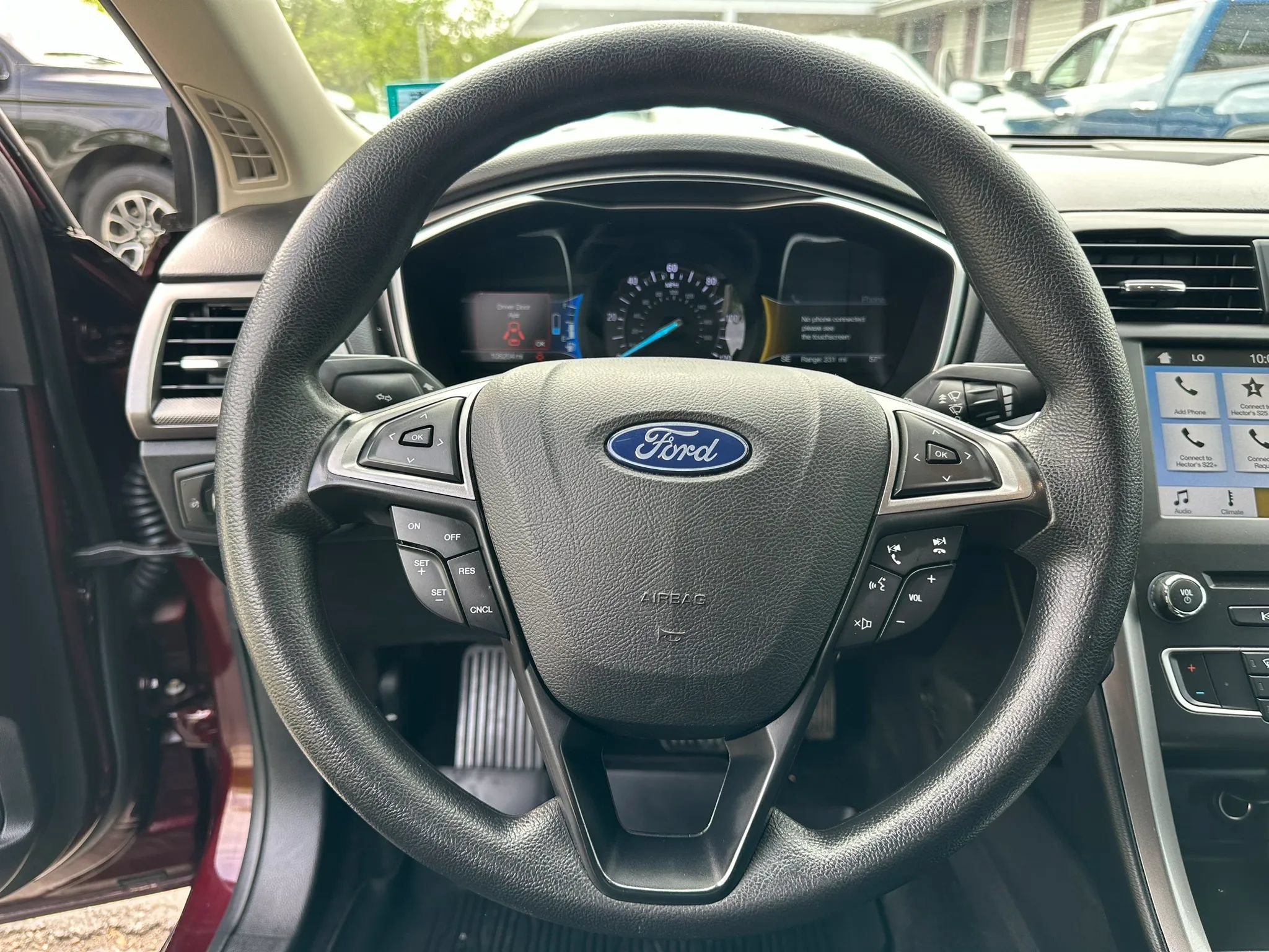 Used 2018 Ford Fusion SE FWD image 20