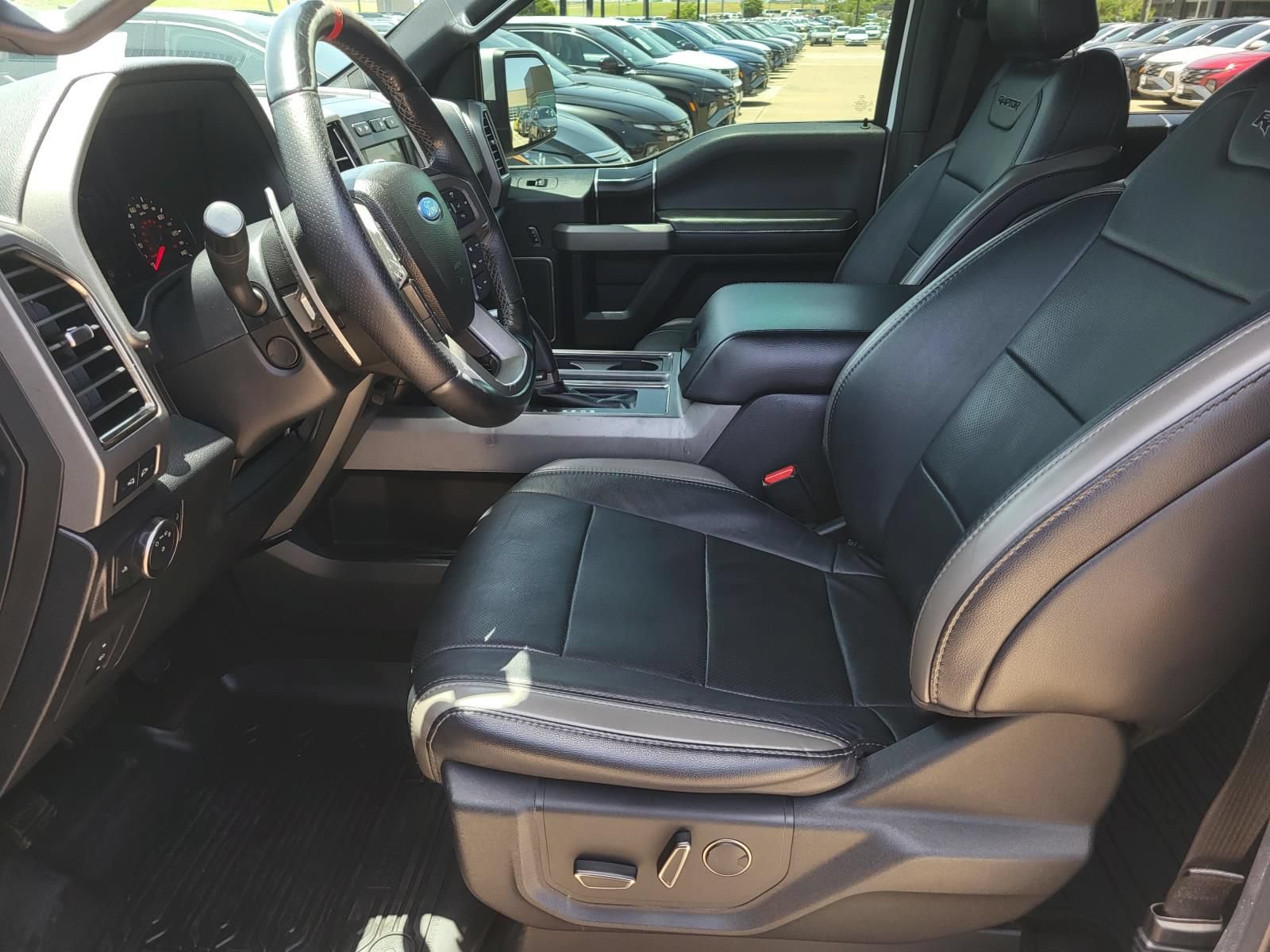 Used 2017 Ford F150 Raptor w/ Equipment Group 802A Luxury AWD/4WD image 14