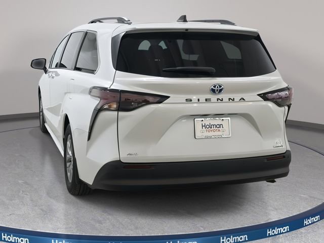 Certified 2023 Toyota Sienna XLE AWD/4WD image 6