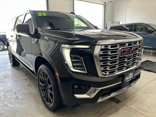 Used 2025 GMC Yukon XL Denali w/ Sun & Power Step Package AWD/4WD image 3