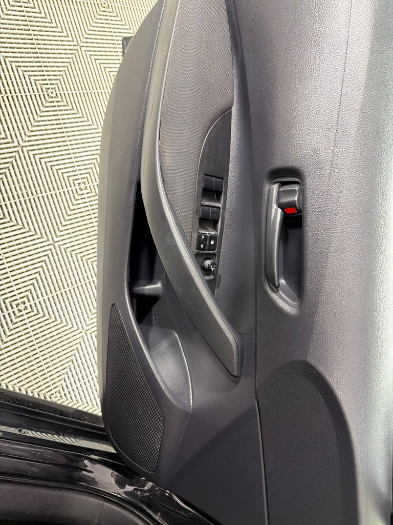 Used 2022 Toyota Corolla LE image 9