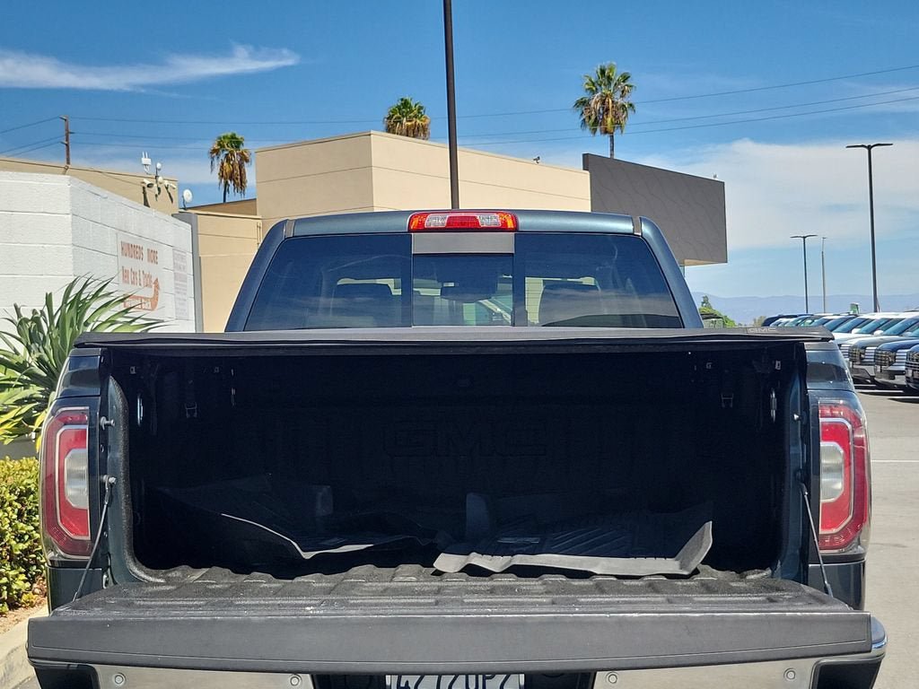 Used 2018 GMC Sierra 1500 SLT AWD/4WD image 9