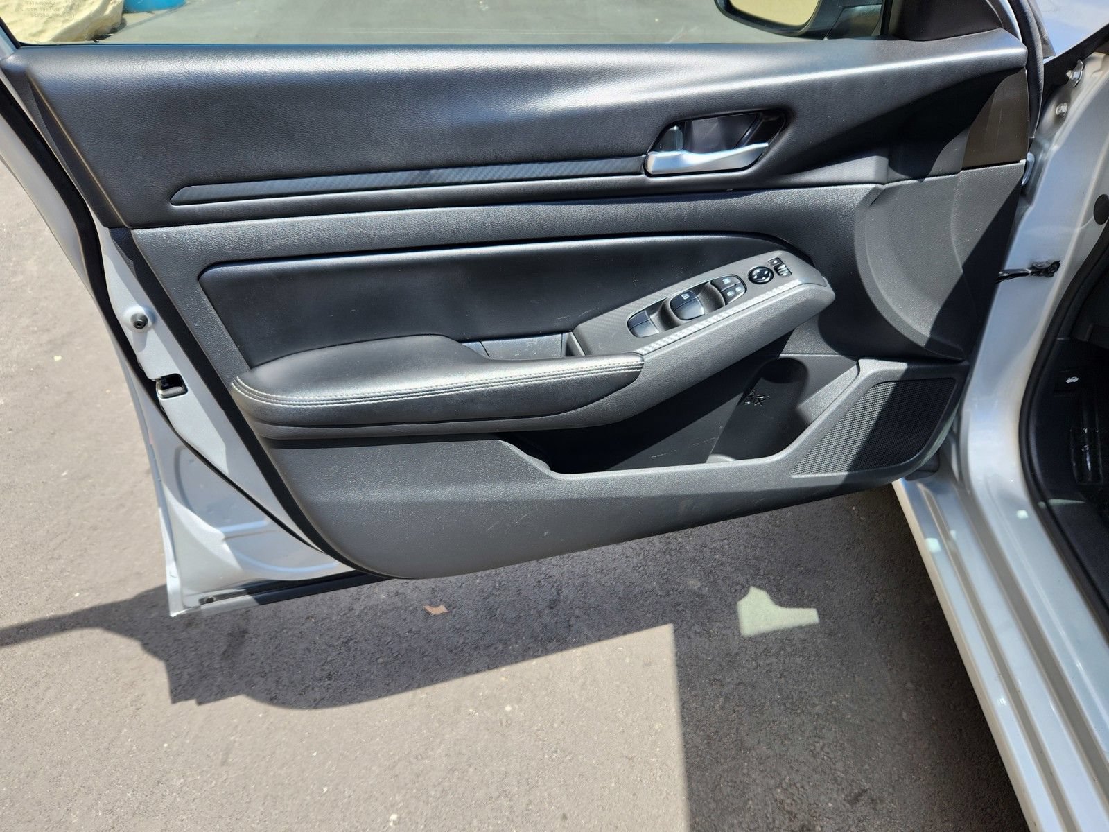 Used 2024 Nissan Altima 2.5 SV FWD image 45