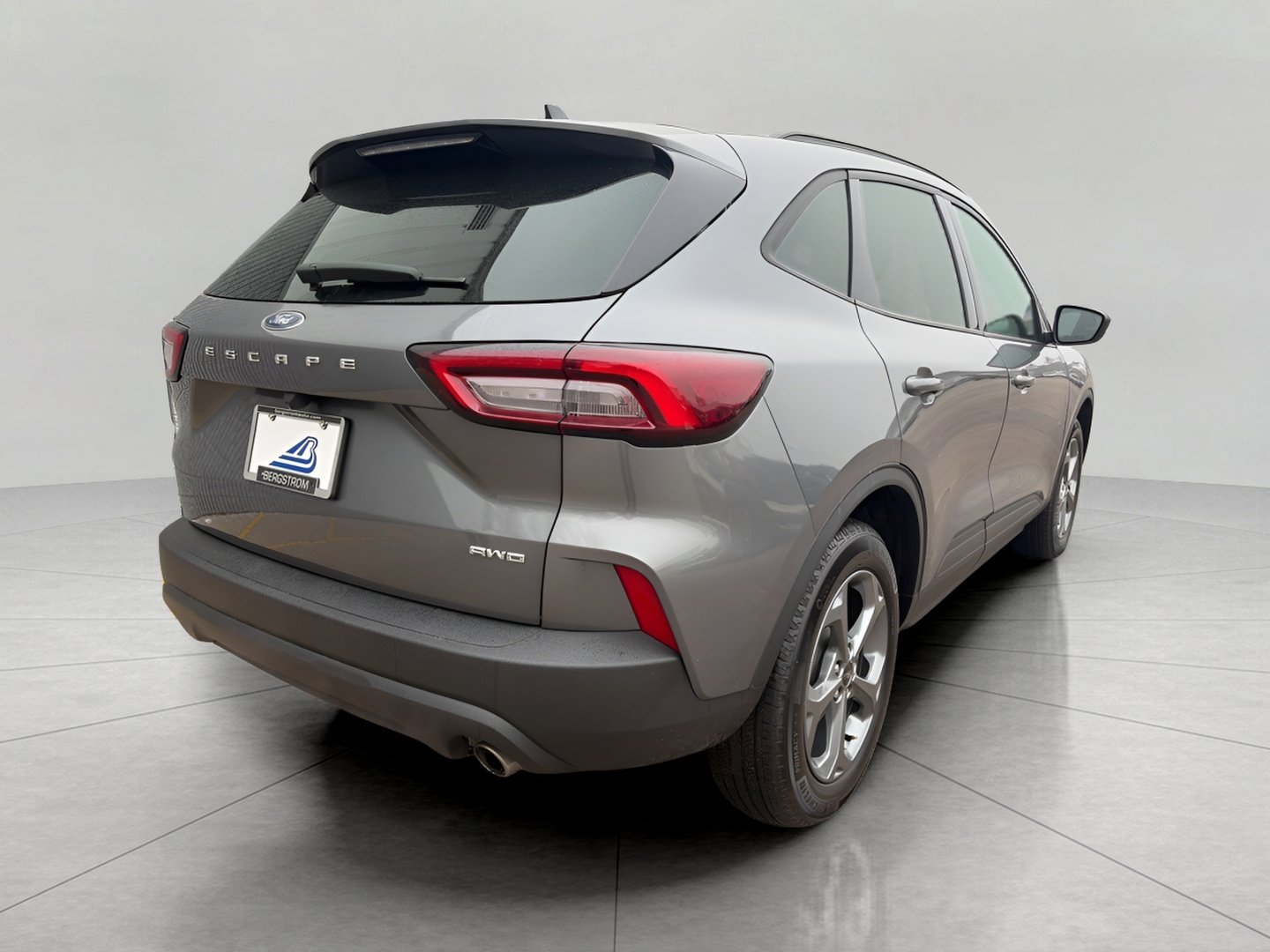 Certified 2025 Ford Escape ST-Line AWD/4WD image 8