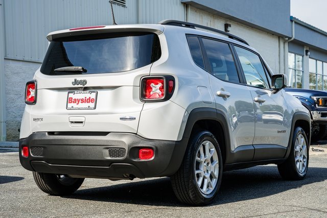 Used 2020 Jeep Renegade Latitude w/ UConnect 8.4 Nav Group image 9