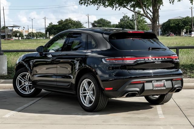 Used 2025 Porsche Macan AWD/4WD image 12