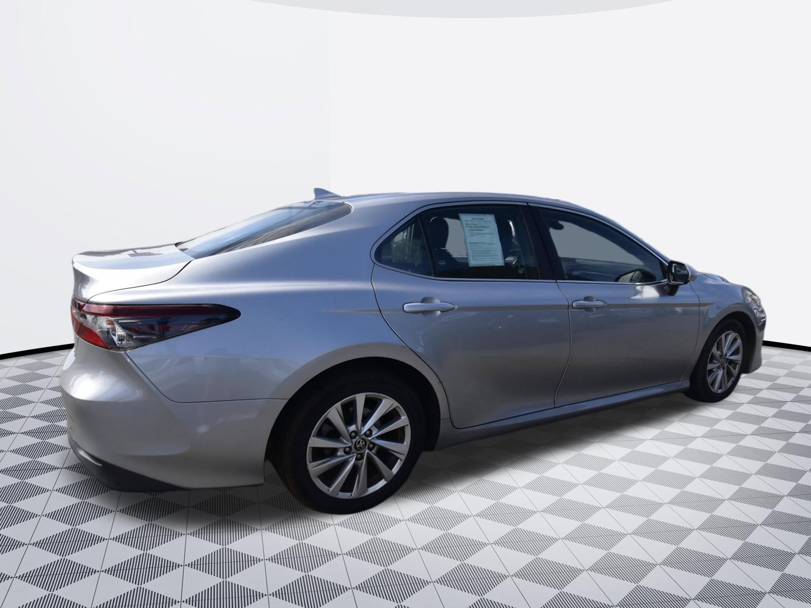 Used 2023 Toyota Camry LE FWD image 3