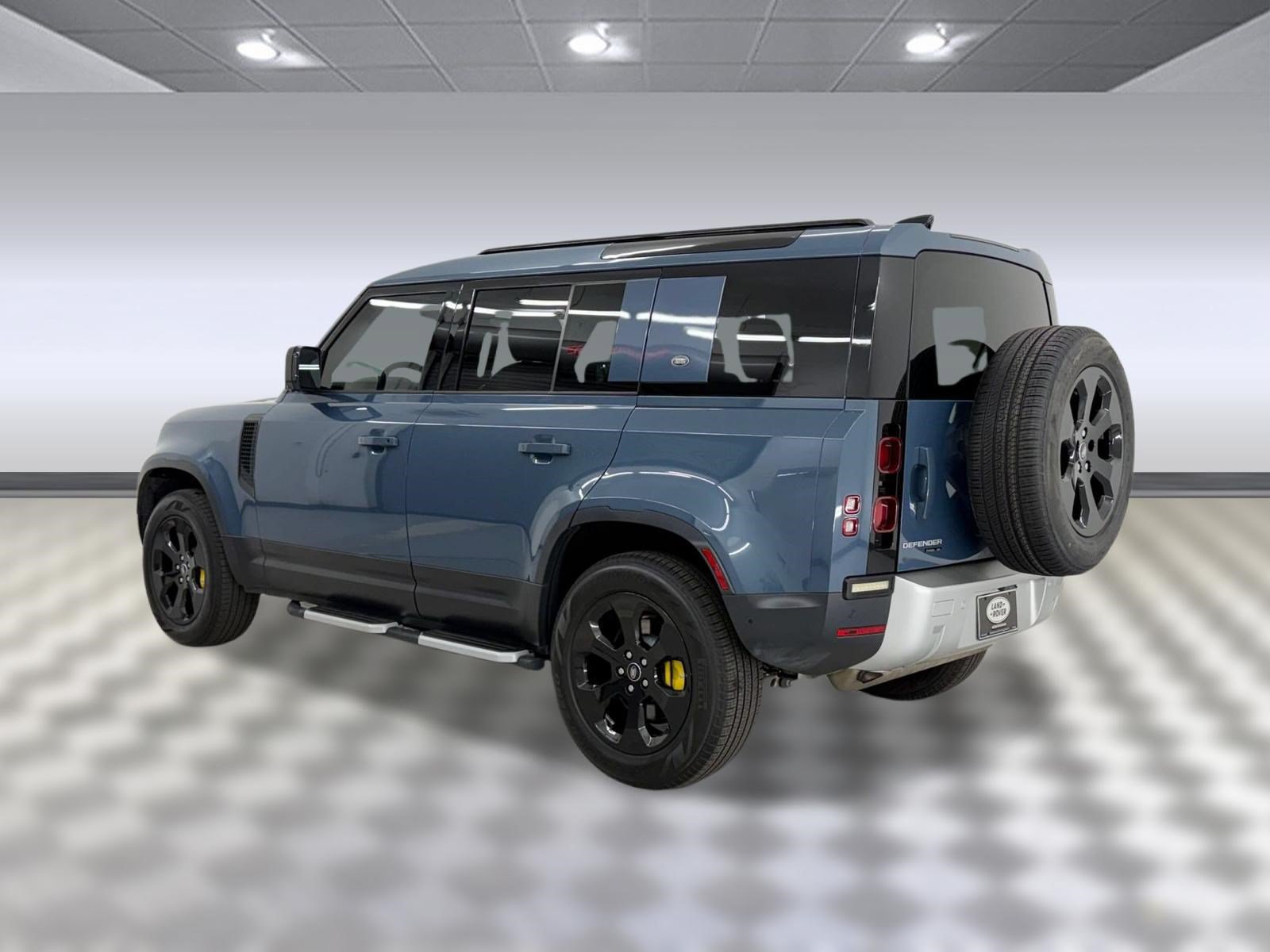 Used 2020 Land Rover Defender 110 SE AWD/4WD image 3