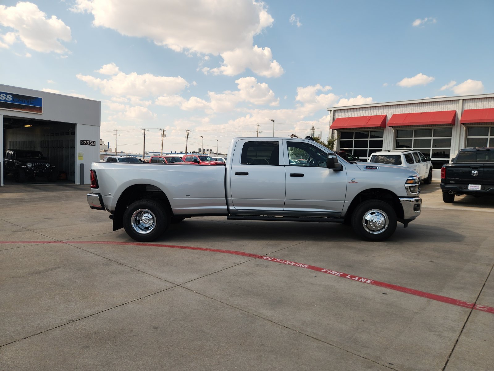 New 2027 RAM 3500 Tradesman AWD/4WD image 7