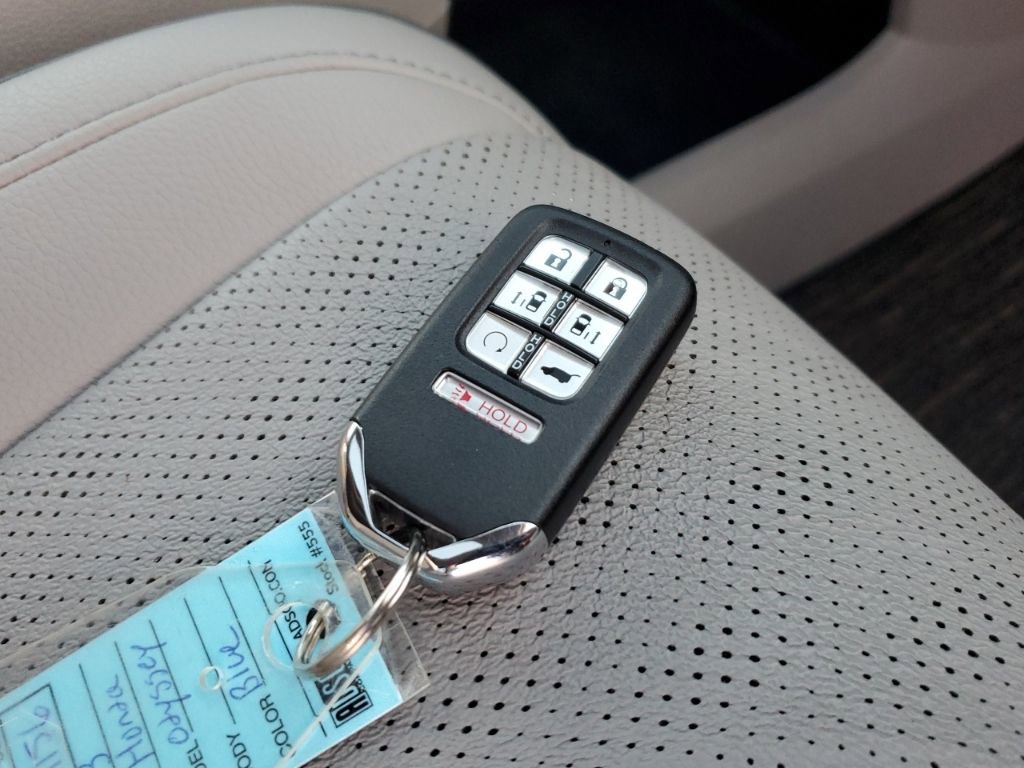 Used 2023 Honda Odyssey Elite image 40