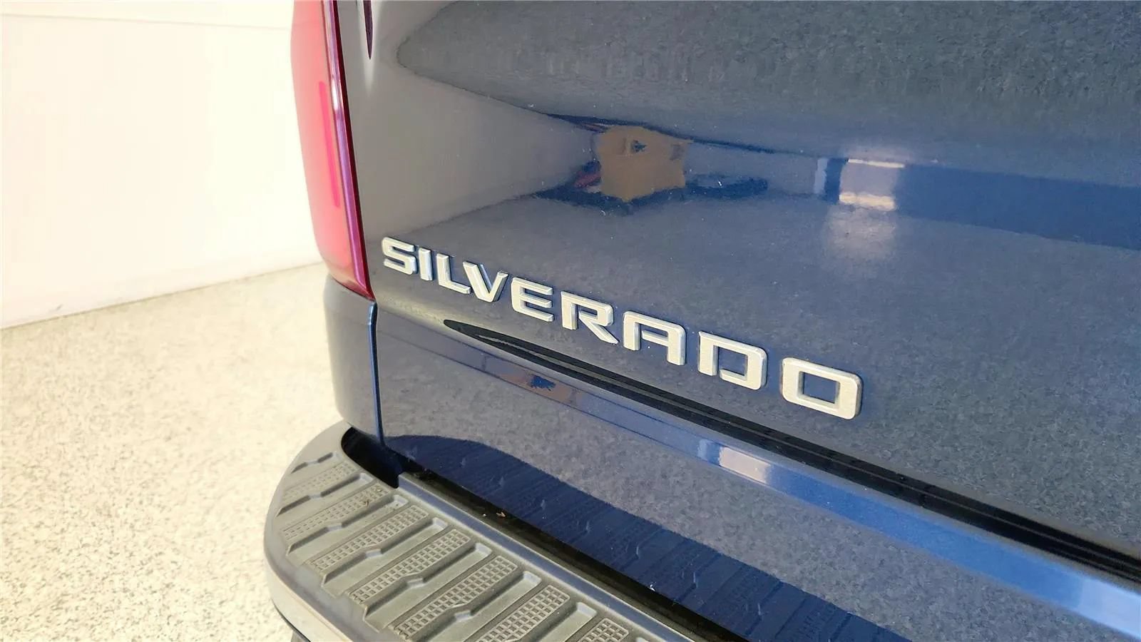 Used 2019 Chevrolet Silverado 1500 LTZ AWD/4WD image 17